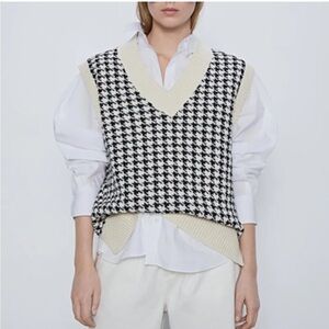 Oversized Houndstooth Preppy Black & Light Beige Sweater Vest Cotton Blend